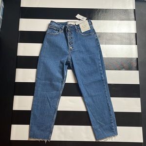 Abercrombie and Fitch Curve Love High Rise Mom Jeans “27 Short”